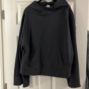 Alo yoga bell sleeve low key pullover